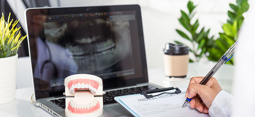 全數字化檢查結果直接傳輸至咨詢師嘅電腦，避免數據傳輸失真，充分確保你嘅診療方案精准安全。